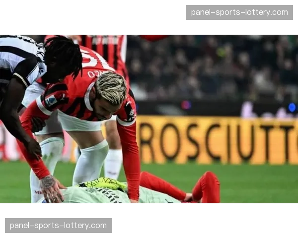 争议判罚:VAR复核后取消里昂点球,主队球迷爆发嘘声 争议判罚:VAR复核后取消里昂点球,主队球迷爆发嘘声